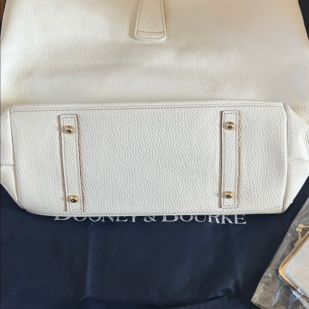 Dooney & Bourke White Leather Hobo Bag &Change Purse NEW - Picture 8 of 10